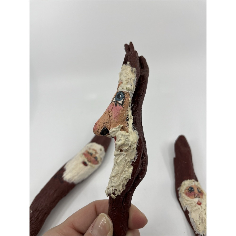 3 Hand Painted Santa Claus on bark Artist Signed C. Dyson 1990s Red Folk Art - Picture 5 of 15